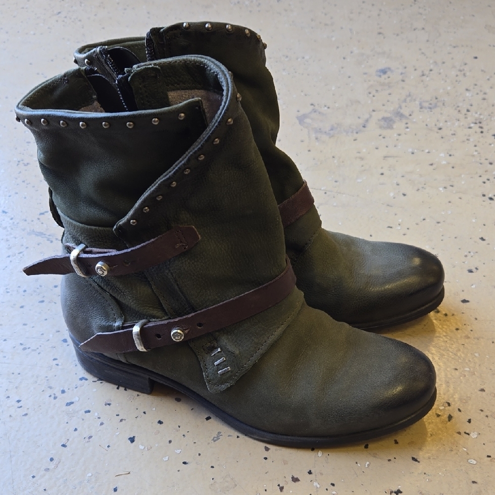 Stylish Green Leather Ankle Boots